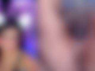 Live cam show with AriHale - Skinny on Camsoda
