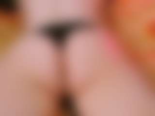 Live cam show with Candy - Joi on CamwithHer