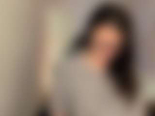 Lea MILF webcam performer live streaming