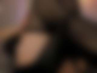 Lea MILF webcam performer live streaming