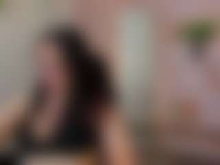 Lea MILF webcam performer live streaming