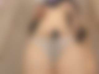 Live cam show with Lea - Normal on CamClone