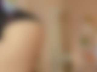 Live cam show with Lea - Cute on TeamSkeetLive
