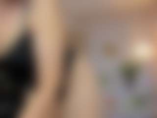 Live cam show with Lea - Strip MILF on fapnchat