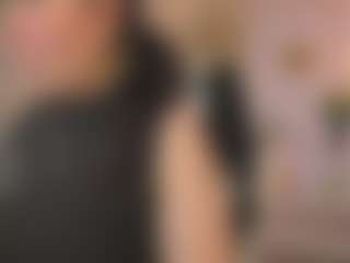 Live cam show with Lea - Brown Hair MILF on SpunkLive