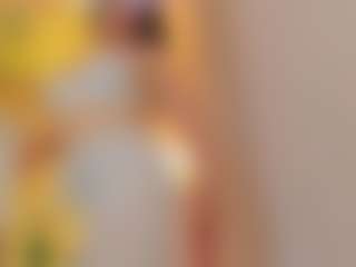 Live cam show with Lea - Lush MILF on Camiplay Live
