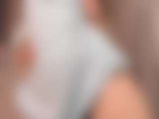 Lea MILF webcam performer live streaming