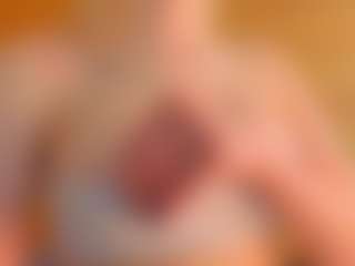 Live cam show with Tinamilger - Blue Eyes on camgirlchat.live