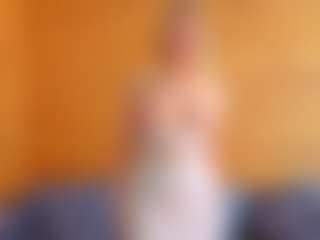 Live cam show with Tinamilger - Blue Eyes on SmokeAndPoke