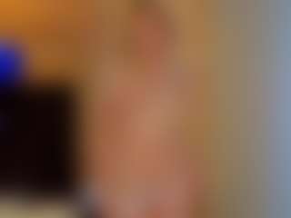 Live cam show with Tinamilger - Blue Eyes on Lustler