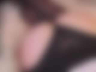 Live cam show with DovieJackman - Gagging on xDating