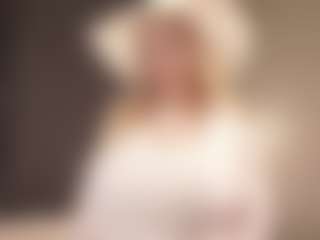 Live cam show with DovieJackman - Ass Clapping on Camsoda
