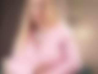 Live cam show with DovieJackman - Pegging on AdultVida.com