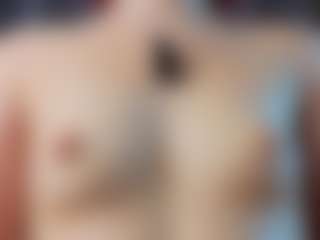 Live cam show with Elizabeth - Upskirt on sexylive.show