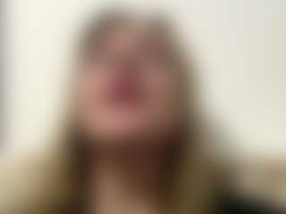 Live cam show with Jessie - Genital Piercings on Camming Site