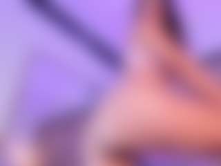 Live cam show with JuliethaSousa - College Curvy on AdultVida.com