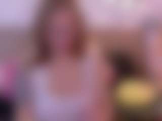Modelka MILF KingNkathe nadaje na żywo