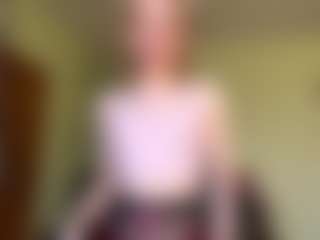 Live cam show with MaybellFath - Oil on CamwithHer