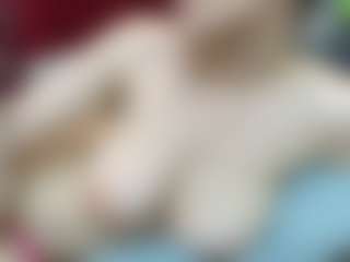 Live cam show with Nina-Leo - Nipple Piercings on Stripli.com