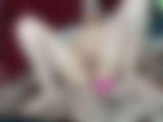Live cam show with Nina-Leo - Double Penetration on eurowanks.com