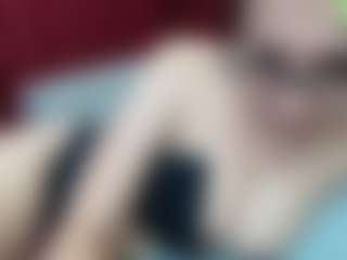 Live cam show with Nina-Leo - Average on madthumbs