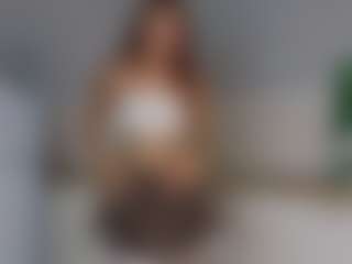SuzannHowerter's Live Sex Cam Show