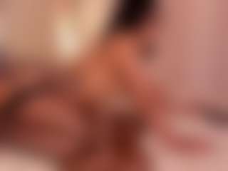 Live cam show with rubi-foxx22 - Public Ebony on AdultVida.com