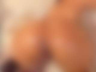 Live cam show with rubi-foxx22 - Oral on AdultVida.com