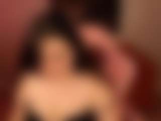 Live cam show with Ameli-Watts - Living Room on Stripli.com
