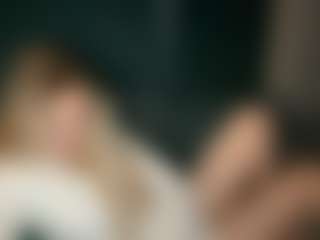 Live cam show with DonetteDagley - Skinny on StripNow