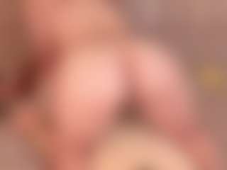 Holy-unn's Live Sex Cam Show
