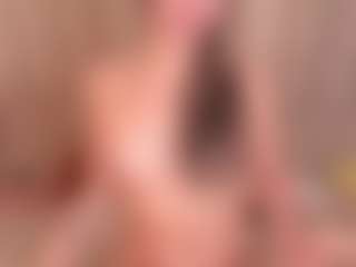 Holy-unn's Live Sex Cam Show