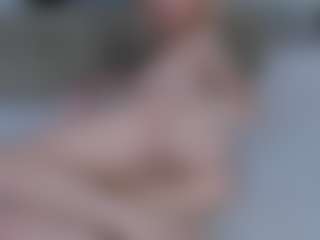 Live cam show with lumirae - Blue Eyes on Mixed Magazine Live