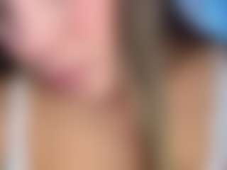 Lunita Chetcuti's Live Sex Cam Show