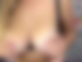 Lunita Chetcuti's Live Sex Cam Show
