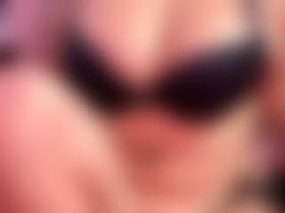 Lunita Chetcuti's Live Sex Cam Show