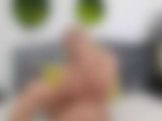 Live cam show with NathaliaNat - Fingering MILF on Camversity