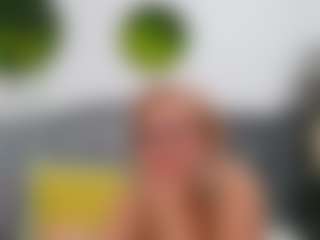 NathaliaNat MILF webcam performer live streaming