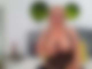 Live cam show with NathaliaNat - Interactivetoy Mature on makecum.org