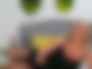 Live cam show with NathaliaNat - Amateur Mature on Camiplay Live
