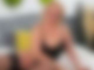 Live cam show with NathaliaNat - Brown Eyes on Streamer API