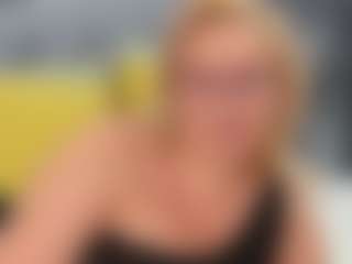 Live cam show with NathaliaNat - Striptease on Fling VIP Chat