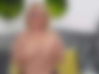 Live cam show with NathaliaNat - Brown Eyes Blonde Hair on Camsoda