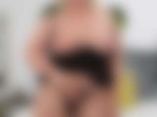 Live cam show with NathaliaNat - Gamer Mature on Camsoda