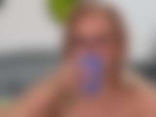NathaliaNat MILF webcam performer live streaming