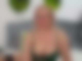 Live cam show with NathaliaNat - Blonde Hair Curvy on Camsoda