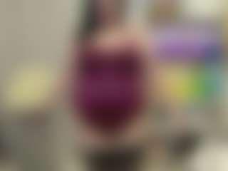 Live cam show with RubiHarper - Thick on AdultVida.com