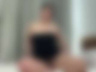 Live cam show with Kim - Tease Asian on Livezox | singapore