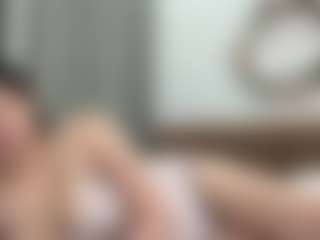 Live cam show with Kim - Big Nipples on CamwithHer