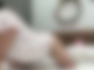 Live cam show with Kim - Big Nipples on StripNow